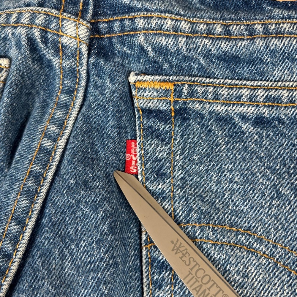 Vintage Levis 505 Jeans Mens 32x31 Blue Medium Wash Regular Fit Straight Leg USA - Picture 5 of 16